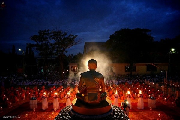Thái Lan: Chùm ảnh diễu hành quanh Phố phường dịp kỷ niệm ngày Phật Thành đạo