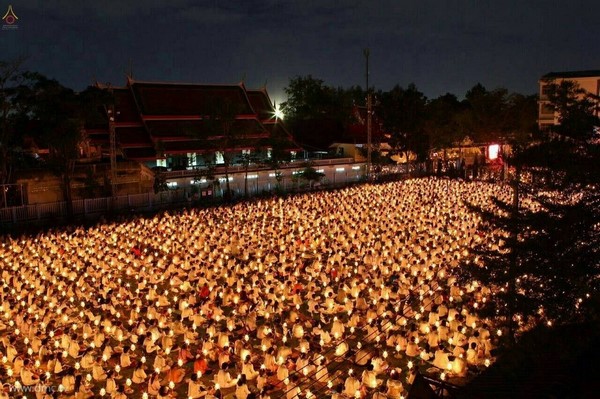 Thái Lan: Chùm ảnh diễu hành quanh Phố phường dịp kỷ niệm ngày Phật Thành đạo