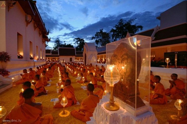 Thái Lan: Chùm ảnh diễu hành quanh Phố phường dịp kỷ niệm ngày Phật Thành đạo