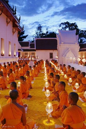 Thái Lan: Chùm ảnh diễu hành quanh Phố phường dịp kỷ niệm ngày Phật Thành đạo