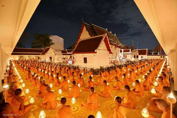 Thái Lan: Chùm ảnh diễu hành quanh Phố phường dịp kỷ niệm ngày Phật Thành đạo