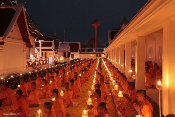 Thái Lan: Chùm ảnh diễu hành quanh Phố phường dịp kỷ niệm ngày Phật Thành đạo