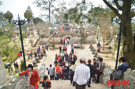 Hàng vạn người nô nức trẩy hội Yên Tử ngày khai hội