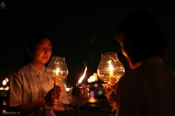 Thái Lan: Chùm ảnh thiêng liêng lễ Magha Puja tại tu viện Wat Dhammakaya