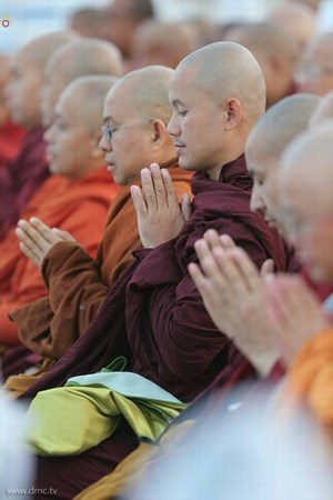 Thái Lan: Chùm ảnh thiêng liêng lễ Magha Puja tại tu viện Wat Dhammakaya