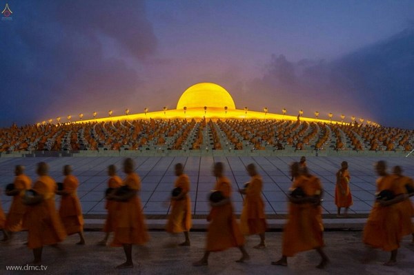 Thái Lan: Chùm ảnh thiêng liêng lễ Magha Puja tại tu viện Wat Dhammakaya