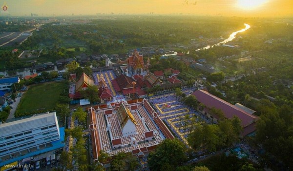 Thái Lan: Chùm ảnh diễu hành quanh Phố phường dịp kỷ niệm ngày Phật Thành đạo