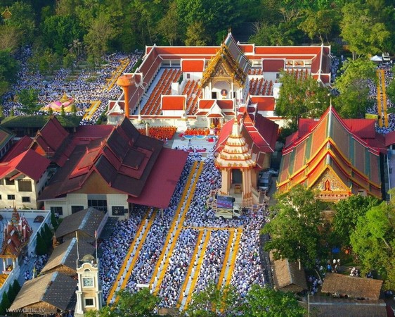 Thái Lan: Chùm ảnh diễu hành quanh Phố phường dịp kỷ niệm ngày Phật Thành đạo