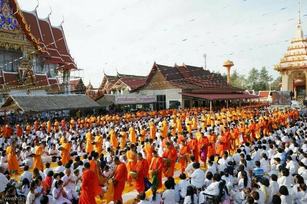 Thái Lan: Chùm ảnh diễu hành quanh Phố phường dịp kỷ niệm ngày Phật Thành đạo