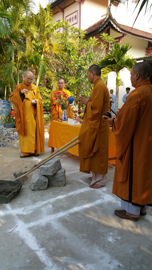 Lễ đặt đá xây dựng gác chuông chùa Linh Quang