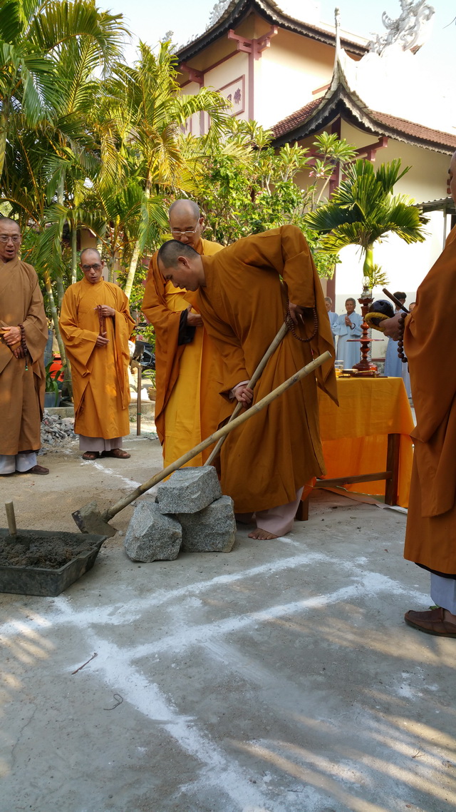 Lễ đặt đá xây dựng gác chuông chùa Linh Quang