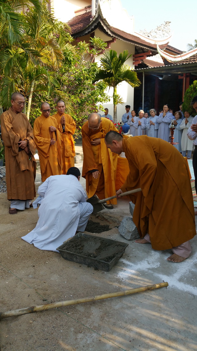 Lễ đặt đá xây dựng gác chuông chùa Linh Quang