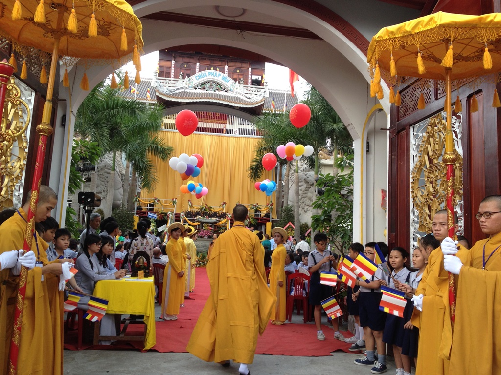 Chùa Pháp Vân và tôn tượng Phật Ngọc