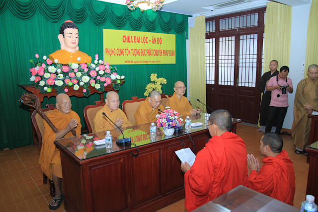 Chùa Đại Lộc - Ấn Độ cúng dường tôn tượng Phật Bổn Sư đến Văn Phòng 2 Trung Ương