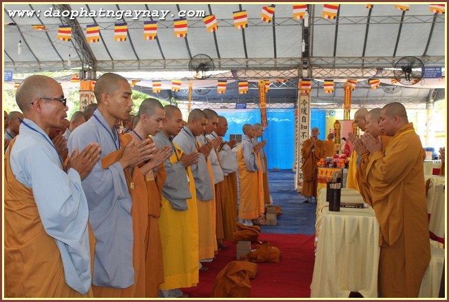 Bình Dương: Đại Giới Đàn Trí Tịnh - Ngày thứ 2 : Giới tử phát lồ sám hối và thọ giới