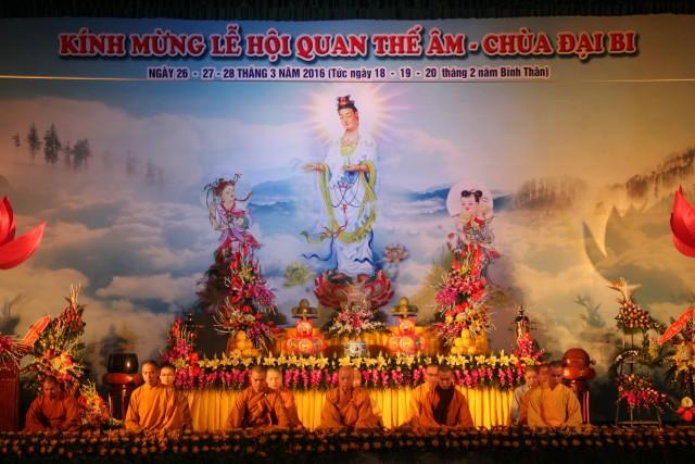 Thái Bình: Lễ hội hoa đăng vía Quan Thế Âm Bồ tát tại chùa Đại Bi