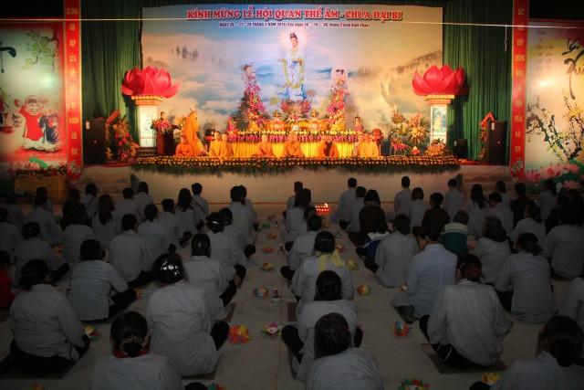 Thái Bình: Lễ hội hoa đăng vía Quan Thế Âm Bồ tát tại chùa Đại Bi