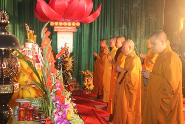 Thái Bình: Lễ hội hoa đăng vía Quan Thế Âm Bồ tát tại chùa Đại Bi