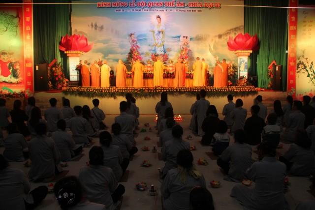 Thái Bình: Lễ hội hoa đăng vía Quan Thế Âm Bồ tát tại chùa Đại Bi