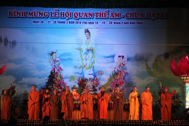 Thái Bình: Lễ hội hoa đăng vía Quan Thế Âm Bồ tát tại chùa Đại Bi
