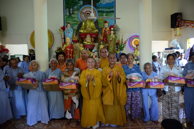 Quỹ Đạo Phật Ngày Nay: Trao tặng Quà Tết Yêu Thương  tại Gò Công (C66)