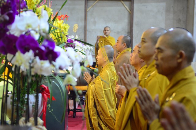 Chùa Giác Ngộ: Lễ đón giao thừa mừng xuân Bính Thân 2016
