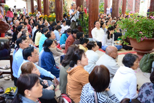 Chùa Giác Ngộ: 1000 Phật tử hành hương thập tự đầu năm Bính Thân 2016