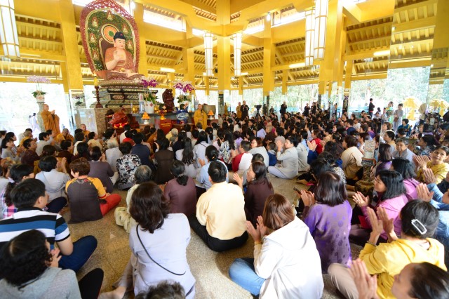 Chùa Giác Ngộ: 1000 Phật tử hành hương thập tự đầu năm Bính Thân 2016