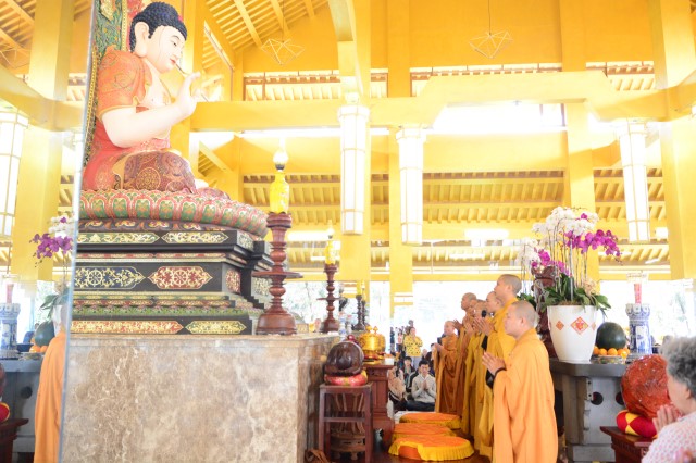 Chùa Giác Ngộ: 1000 Phật tử hành hương thập tự đầu năm Bính Thân 2016