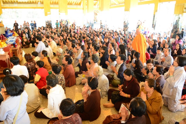 Chùa Giác Ngộ: 1000 Phật tử hành hương thập tự đầu năm Bính Thân 2016