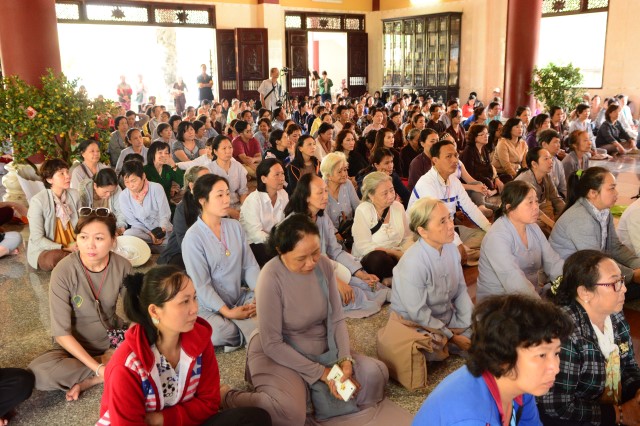 Chùa Giác Ngộ: 1000 Phật tử hành hương thập tự đầu năm Bính Thân 2016