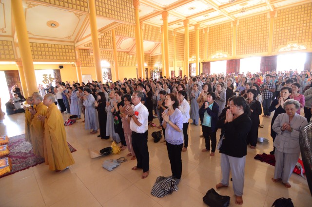 Chùa Giác Ngộ: 1000 Phật tử hành hương thập tự đầu năm Bính Thân 2016