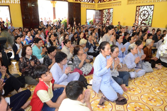 Chùa Giác Ngộ: 1000 Phật tử hành hương thập tự đầu năm Bính Thân 2016