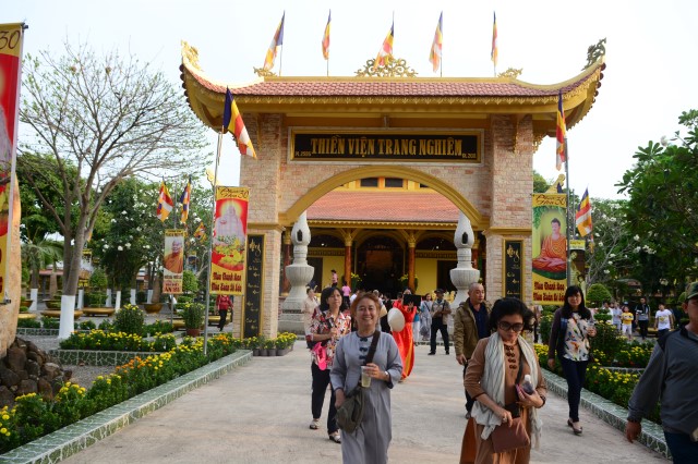 Chùa Giác Ngộ: 1000 Phật tử hành hương thập tự đầu năm Bính Thân 2016