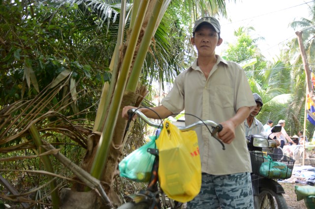Quỹ Đạo Phật Ngày Nay: Khánh thành “Nhịp Cầu Yêu Thương 5” và trao tặng “Quà Tết Yêu Thương 2016” (C59)