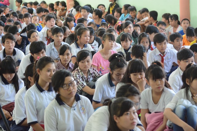 Quỹ Đạo Phật Ngày Nay: Khánh thành “Nhịp Cầu Yêu Thương 5” và trao tặng “Quà Tết Yêu Thương 2016” (C59)