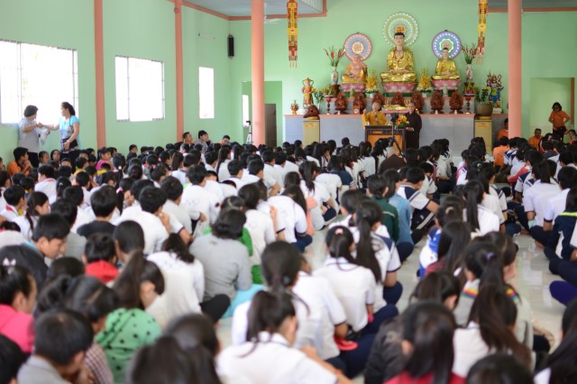 Quỹ Đạo Phật Ngày Nay: Khánh thành “Nhịp Cầu Yêu Thương 5” và trao tặng “Quà Tết Yêu Thương 2016” (C59)