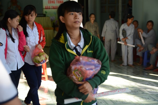 Quỹ Đạo Phật Ngày Nay: Khánh thành “Nhịp Cầu Yêu Thương 5” và trao tặng “Quà Tết Yêu Thương 2016” (C59)