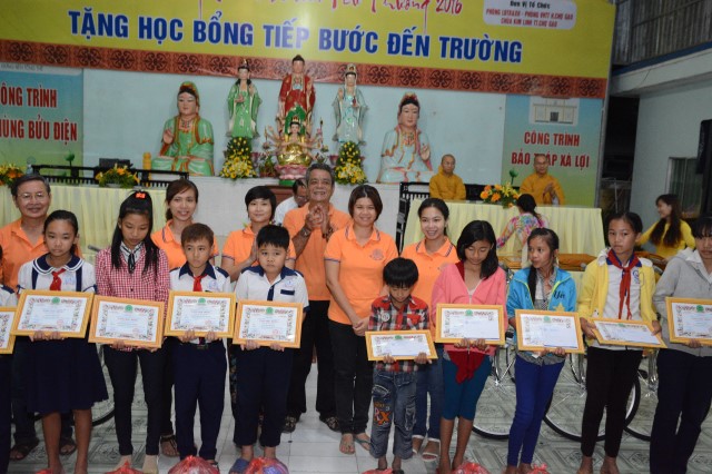 Quỹ Đạo Phật Ngày Nay: Khánh thành “Nhịp Cầu Yêu Thương 5” và trao tặng “Quà Tết Yêu Thương 2016” (C59)
