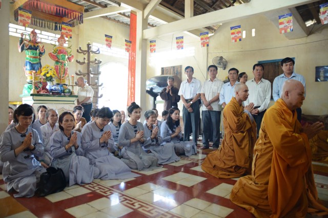 Quỹ Đạo Phật Ngày Nay: Khánh thành “Nhịp Cầu Yêu Thương 5” và trao tặng “Quà Tết Yêu Thương 2016” (C59)