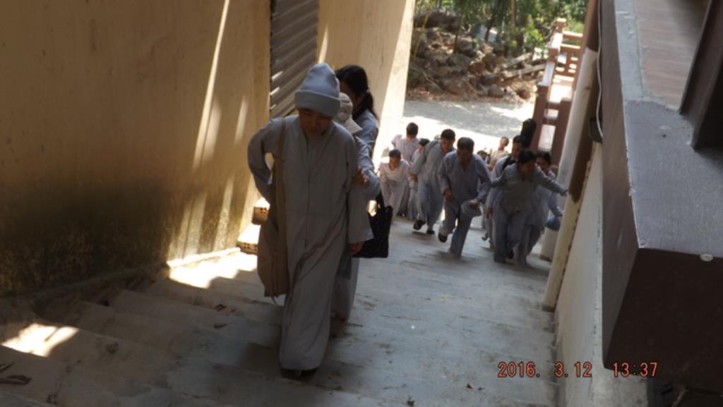 Thượng tọa Thích Minh Thành thuyết giảng tại chùa Tòng Lâm Lô Sơn