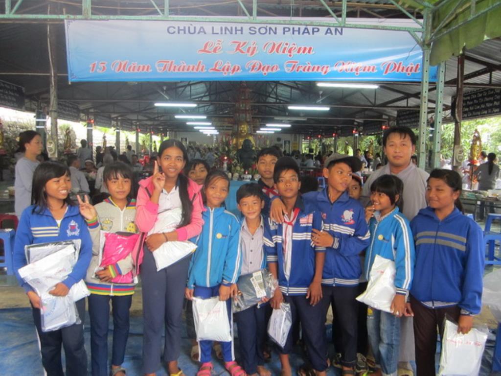 Đạo tràng niệm Phật chùa Linh Sơn Pháp Ấn kỉ niệm 15 năm thành lập