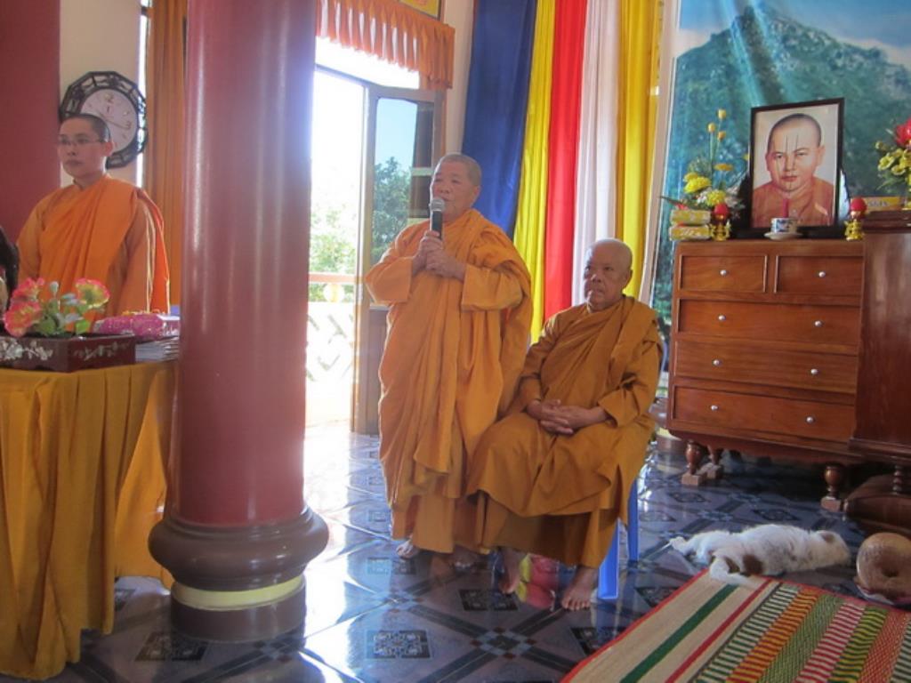 Đạo tràng Bát quan trai Tịnh xá Ngọc Sơn tổng kết cuối năm