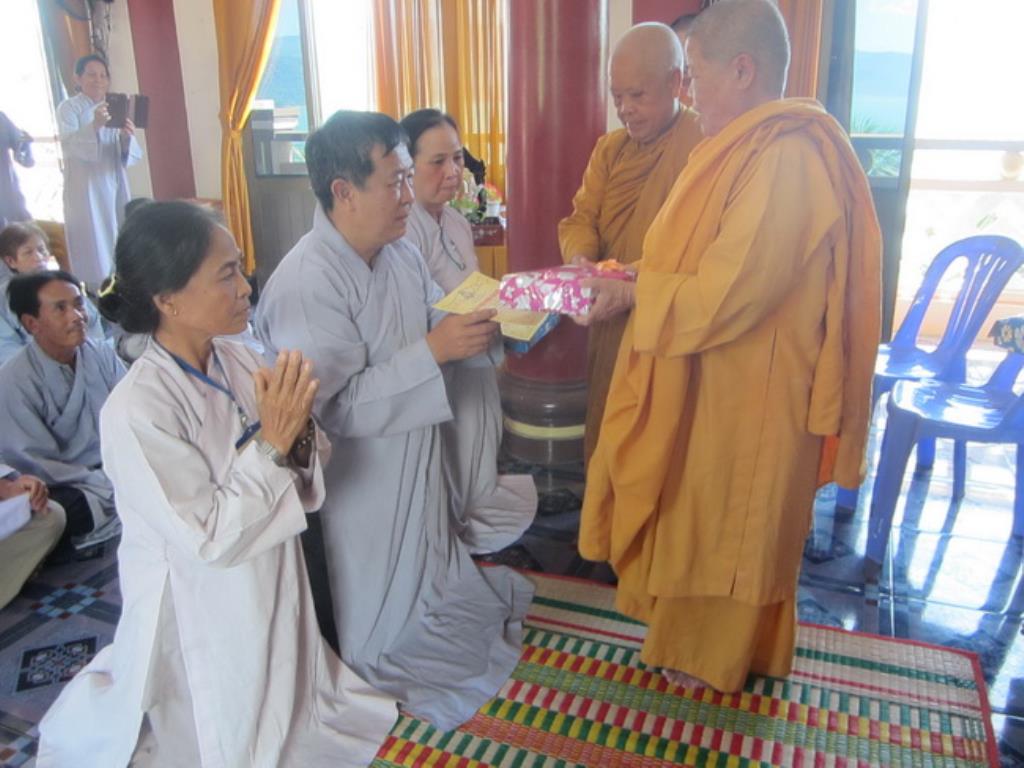 Đạo tràng Bát quan trai Tịnh xá Ngọc Sơn tổng kết cuối năm