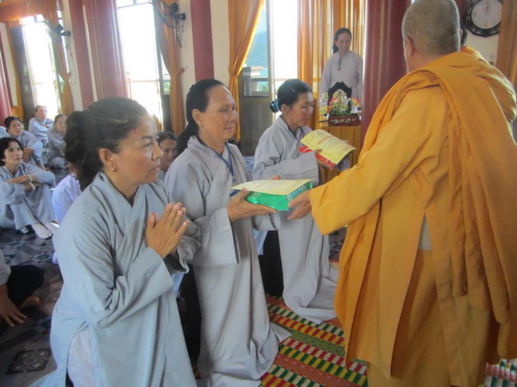 Đạo tràng Bát quan trai Tịnh xá Ngọc Sơn tổng kết cuối năm