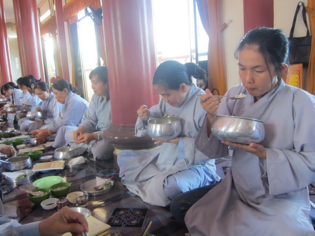 Đạo tràng Bát quan trai Tịnh xá Ngọc Sơn tổng kết cuối năm