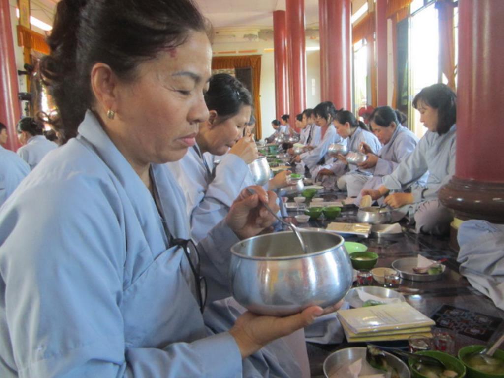 Đạo tràng Bát quan trai Tịnh xá Ngọc Sơn tổng kết cuối năm