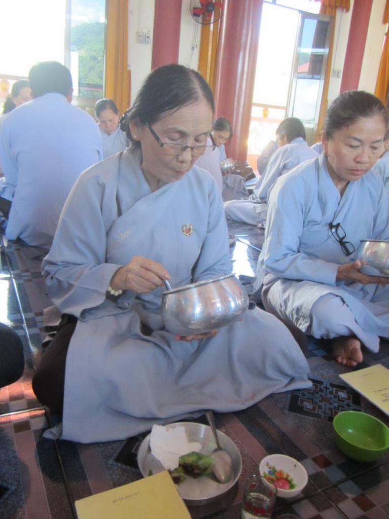 Đạo tràng Bát quan trai Tịnh xá Ngọc Sơn tổng kết cuối năm