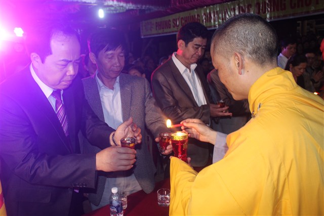 Thanh Hóa: Chùa Hoa Long tổ chức đêm hoa đăng cầu nguyện hòa bình