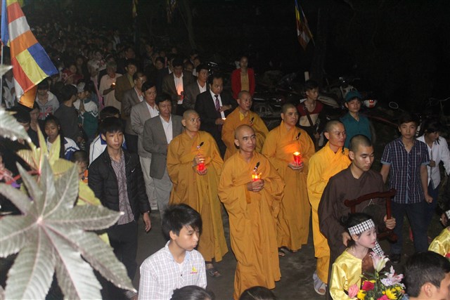 Thanh Hóa: Chùa Hoa Long tổ chức đêm hoa đăng cầu nguyện hòa bình